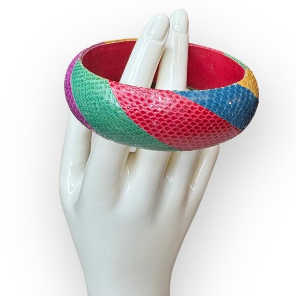RARE VTG 1970s Colorblock Rainbow Snakeskin Bangle Bracelet Retro Jewelry - Picture 3 of 6